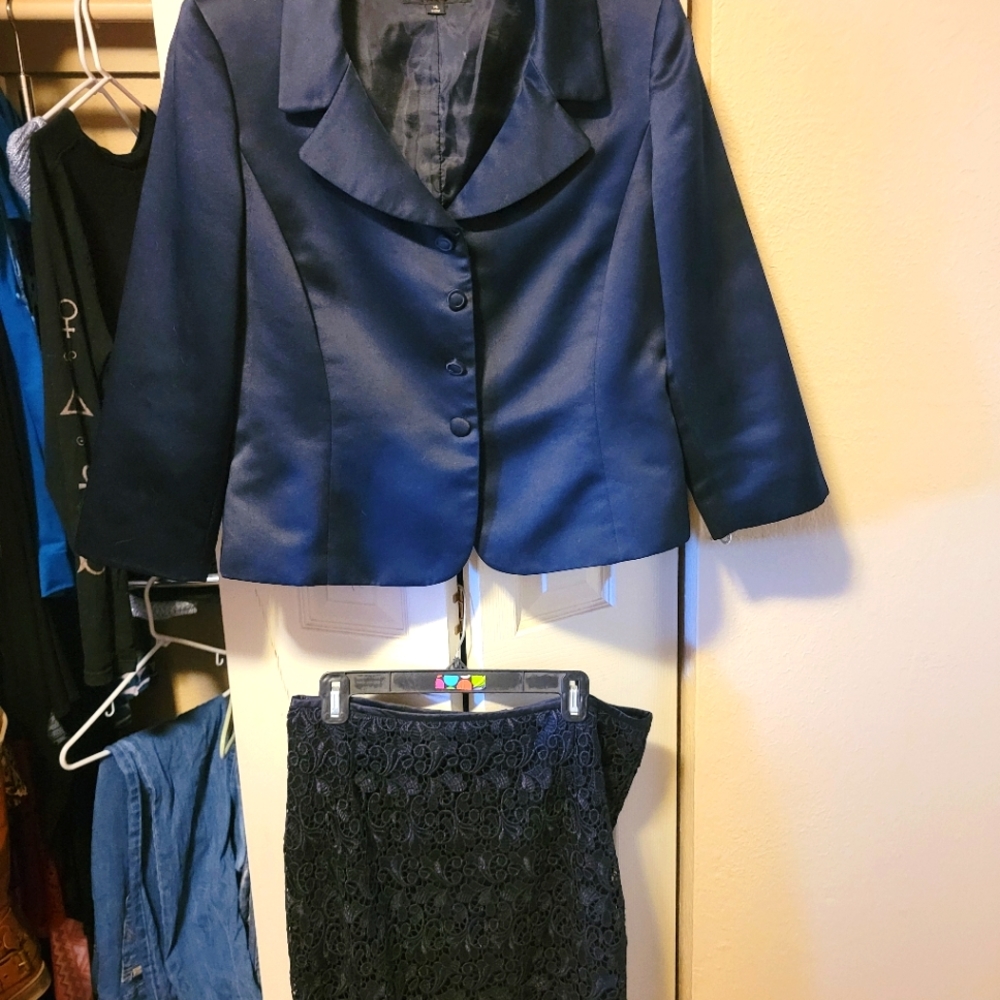 Size 14 Navy Tahari Luxe
